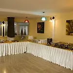 Отель Sevi 3*